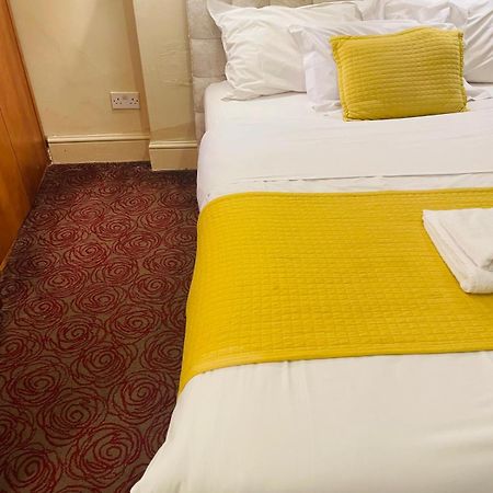 Eurobar & Hotel Oxford Bagian luar foto